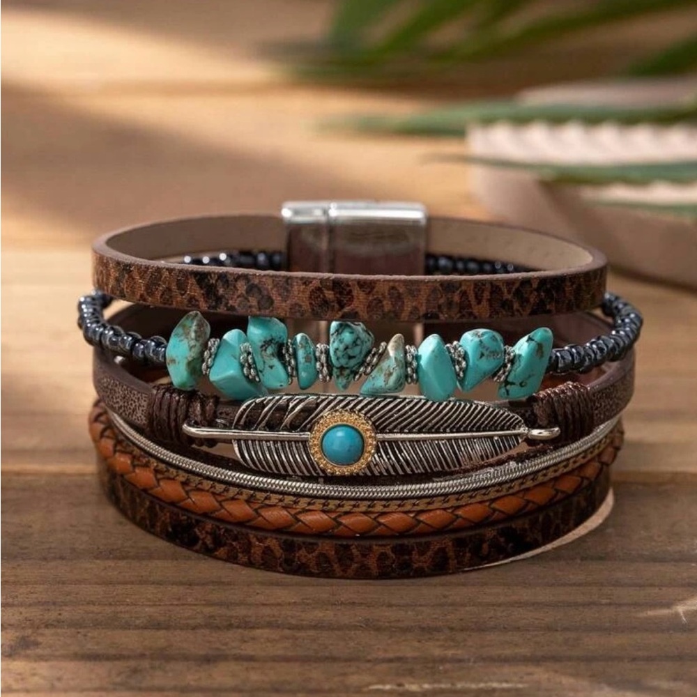 NWOT Turquoise Decor Layered Bracelet